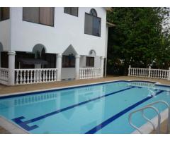 VENTA QUINTA MELGAR ´PISCINA PRIVADA 611 m2 $550´000.000 tel: 3203358132