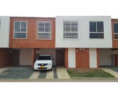 Alquiler Casa en Condominio Alegra - Alfaguara