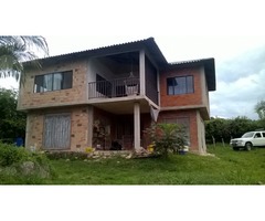 VENDO CASA  LOTE GRANDE EN LA MESA CUNDINAMARCA