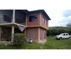 VENDO CASA  LOTE GRANDE EN LA MESA CUNDINAMARCA