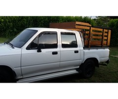 Vendo camioneta hilux doble cabina