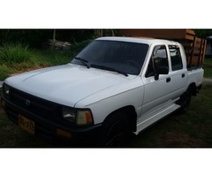 Vendo camioneta hilux doble cabina