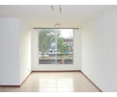 Se vende apartamento en Cali, Prados del Norte, 2do piso, 55 mts2, piscina