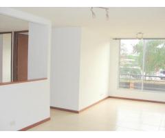 Se vende apartamento en Cali, Prados del Norte, 2do piso, 55 mts2, piscina