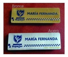 Distribuimos pines metalicos de solapa personalizados, pines de banderitas resinados con iman