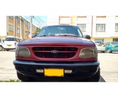 Vendo Ford Explorer