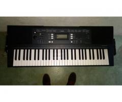 Piano YAMAHA PSR E343